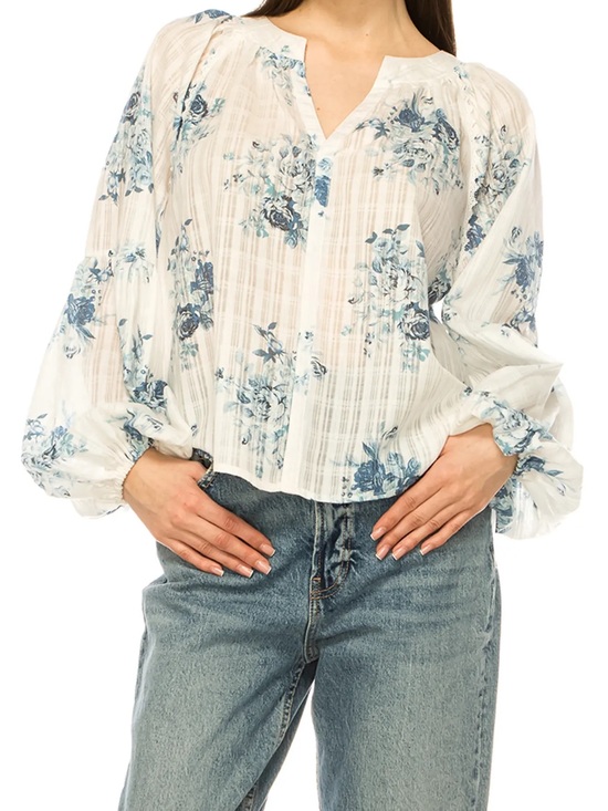A Collective Story Tops - NWT A Collective Story Floral Top Size Medium